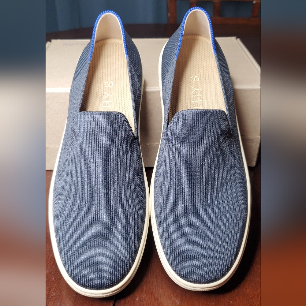 ROTHY'S THE ORIGINAL SLIP ON SNEAKER IN NAVY - Picture 3 of 8